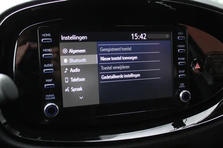 Toyota Aygo X 1.0 VVT-i MT Pulse Achteruitrijcamera, Cruise Control Adaptief, Airco Automatisch, DAB Radio afbeelding 9