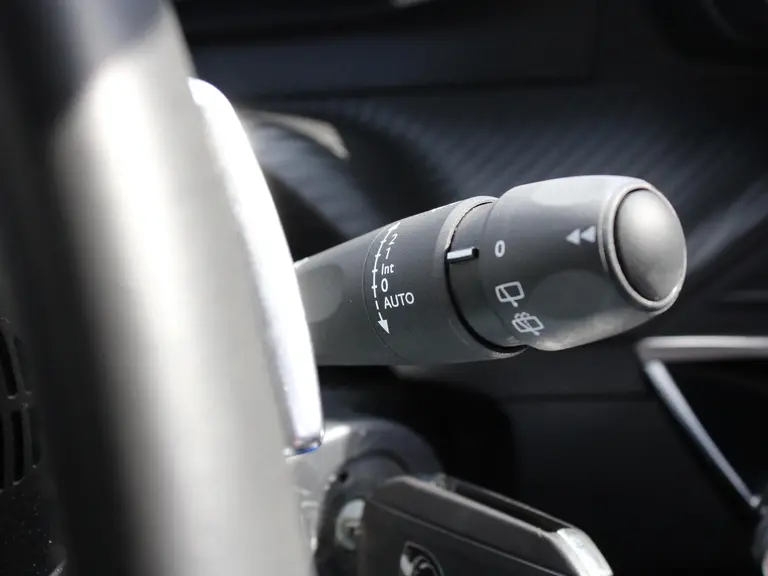Peugeot 2008 Allure 1.2 PureTech 130PK EAT8 Automaat Navigatie, Camera Voor & Achter, Adaptieve Cruise Control, Dodehoek, Parkeersensoren afbeelding 21