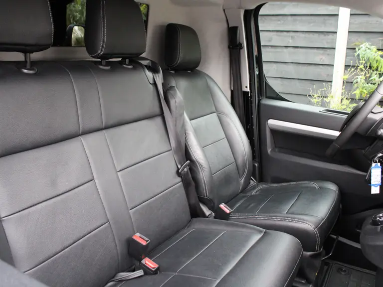 Peugeot Expert 2.0 BlueHDI 145PK EAT8 Automaat Standard Asphalt Navigatie, Trekhaak, Achteruitrijcamera, Parkeersensor Achter, Climate Control, Cruise Control, Lederen Bekleding afbeelding 14