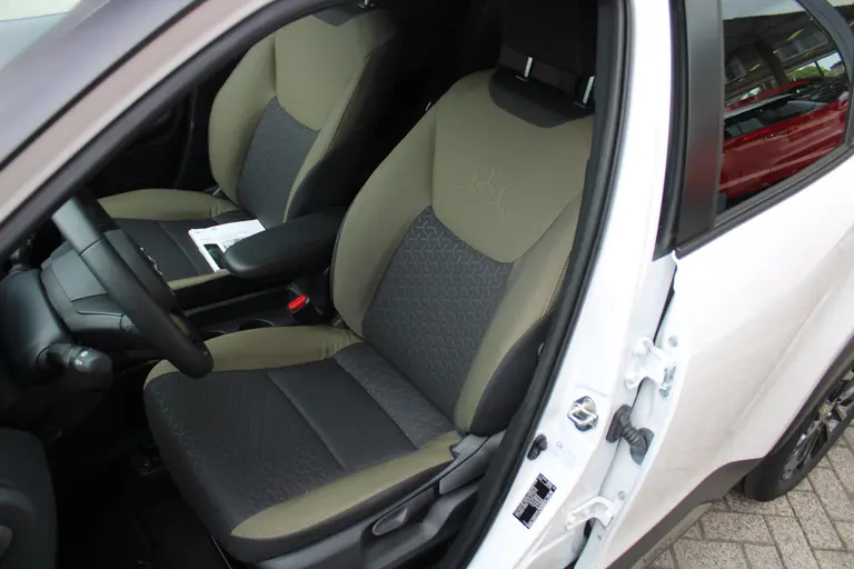 Toyota Yaris Cross 1.5 Hybrid Explore , Automaat, Applecarplay/Androidauto, Parkeersensoren voor en achter afbeelding 9