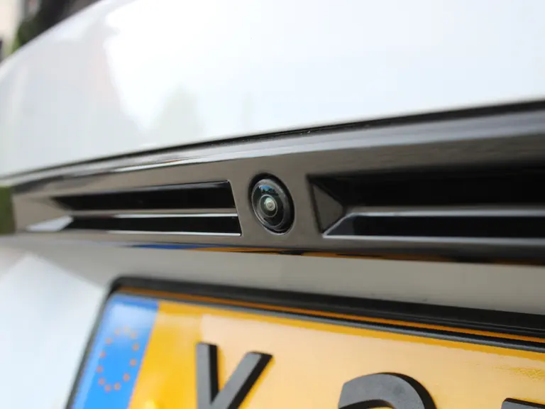 Peugeot e-2008 Allure 54 kWh 156PK Navigatie, Rondomzichtcamera, Adaptieve Cruise Control, Keyless, Stoelverwarming afbeelding 12