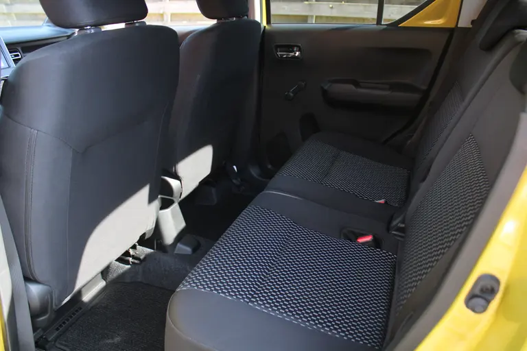 Suzuki Ignis 1.2 Smart Hybrid Select Stoelverwarming, Achteruitrijcamera, Airco, Verwarmde Buitenspiegels, Bluetooth afbeelding 15