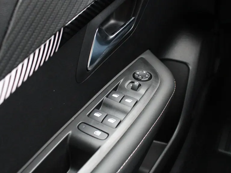 Peugeot 208 Hybrid 100PK e-DCS6 Allure Automaat Navigatie, Parkeerhulp voor & achter, Camera achter, Climate Control afbeelding 41