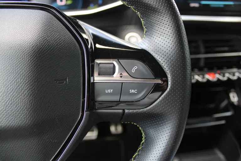 Peugeot e-208 EV GT 350 50 kWh Inclusief batterijtest Panoramadak, Navigatie, Cruise/Climate control, Apple carplay/Android auto, afbeelding 14