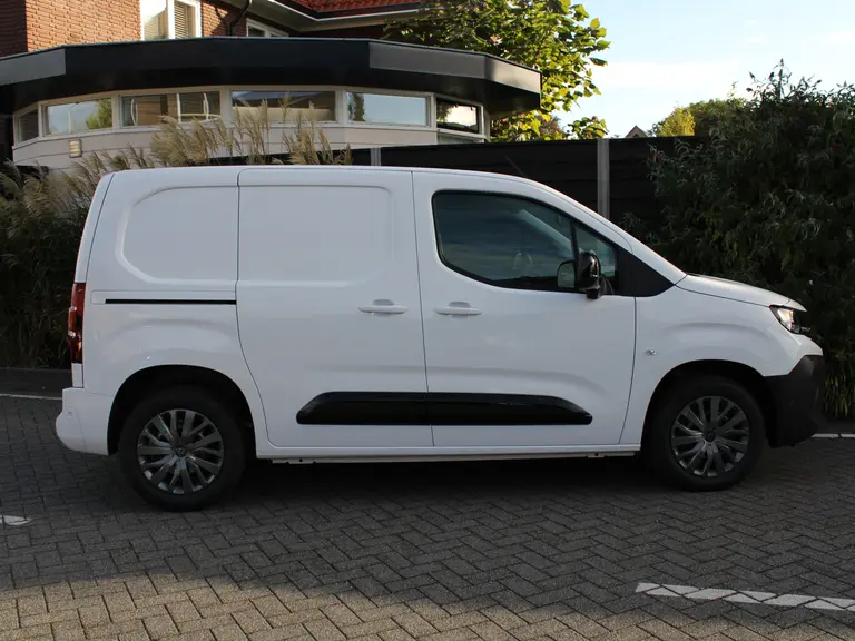Peugeot Partner 1.5 BlueHDi 100PK S&S L1 Navigatie, Achteruitrijcamera, Trekhaak, Dab, Bluetooth, Parkeersensoren voor & achter afbeelding 9