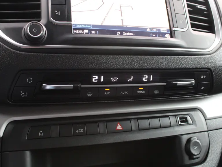 Peugeot Expert 2.0 BlueHDI 145PK EAT8 Automaat Standard Asphalt Navigatie, Trekhaak, Achteruitrijcamera, Parkeersensor Achter, Climate Control, Cruise Control, Lederen Bekleding afbeelding 22