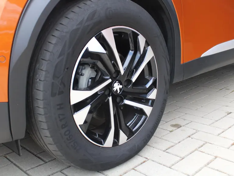 Peugeot 2008 1.2 PureTech GT 130PK Achteruitrijcamera, Navigatie en Dodehoekbewaking afbeelding 5