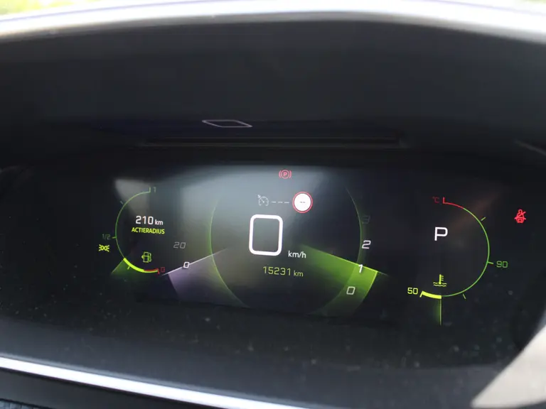 Peugeot 208 GT 1.2 PureTech 100PK EAT8 Automaat Navigatie, Trekhaak Afneembaar, Achteruitrijcamera, Stoelverwarming, Cruise Control, Climate Control afbeelding 12