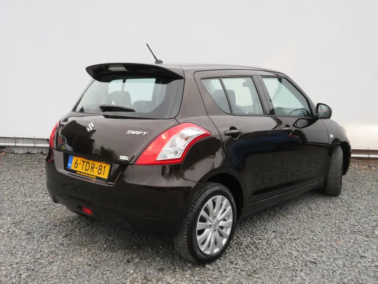 Suzuki Swift 1.2 Bandit EASSS, 2e Eig, Cruise Control, All-Seasons, LM-Velgen, Stoelverw. Goed onderhouden! afbeelding 3