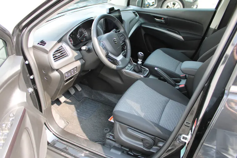 Suzuki S-Cross 1.4 Boosterjet Select Smart Hybrid, 1500 KG TREKGEWICHT, Parkeersensoren voor en achter, Navigatie en Camera afbeelding 12