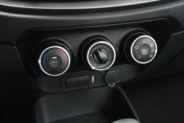 Toyota Aygo X 1.0 VVT-i S-CVT Play Achteruitrijcamera, DAB+ Radio, Airco, Bluetooth, Cruise Control Adaptief € 399,- private lease afbeelding 20