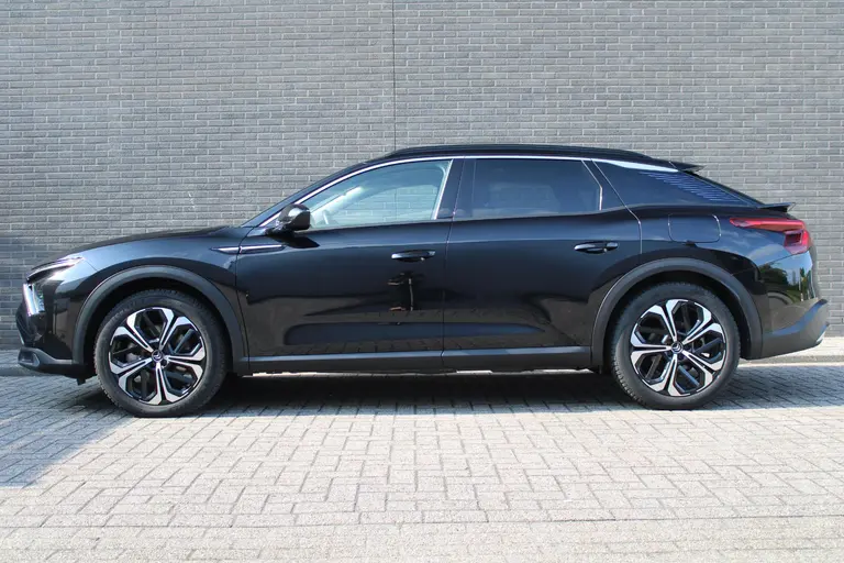 Citroën C5 X 1.6 Plug-in Hybrid 225 Shine Panoramadak, Stuur- en stoelverwarming, Navigatie afbeelding 2