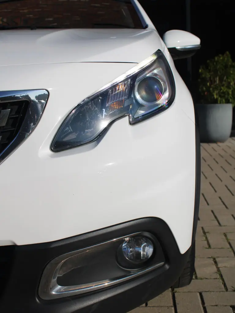 Peugeot 2008 1.2 PureTech 110PK GT-line afbeelding 5