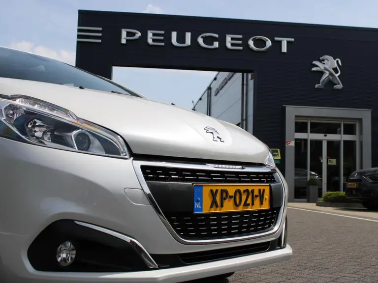 Peugeot 208 1.2 PureTech Allure afbeelding 3