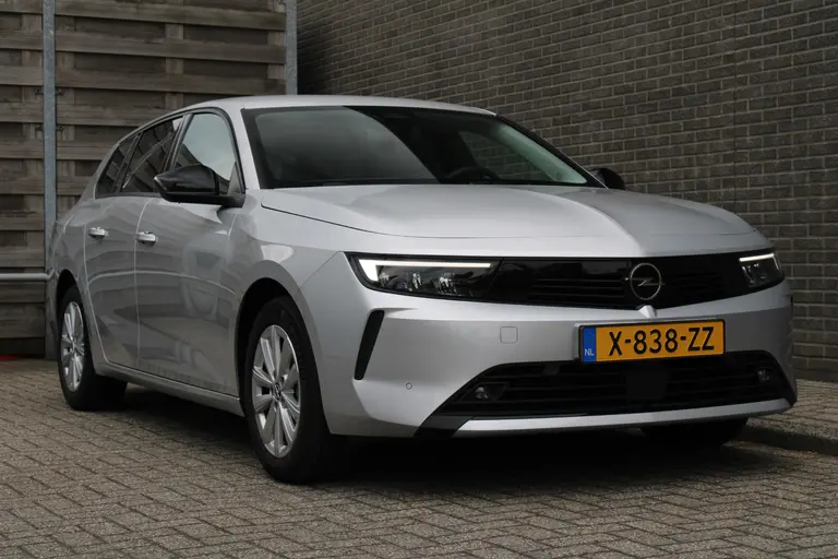 Opel Astra Sports Tourer 1.2 Level 2 Cruise en Climate Control, Parkeersensoren Voor en Achter, Navigatie afbeelding 29
