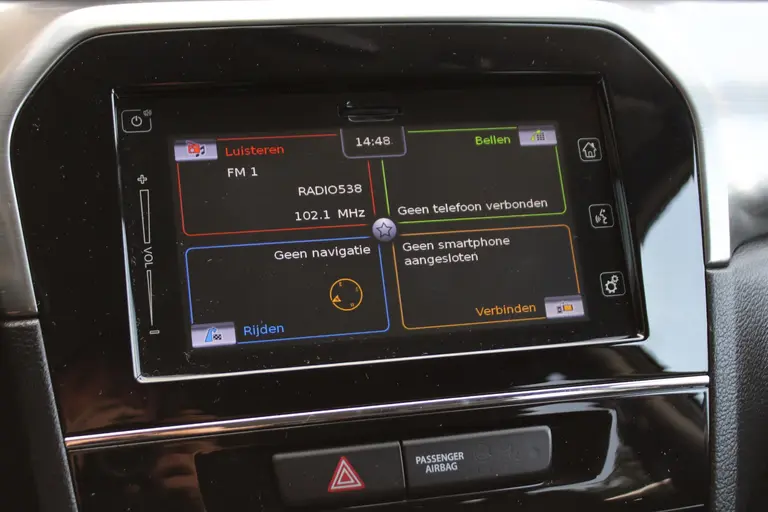 Suzuki Vitara 1.4 S Adaptieve Cruise Control, Parkeersensoren Voor en Achter, Climate Control, Navigatie, Stoelverwarming afbeelding 24