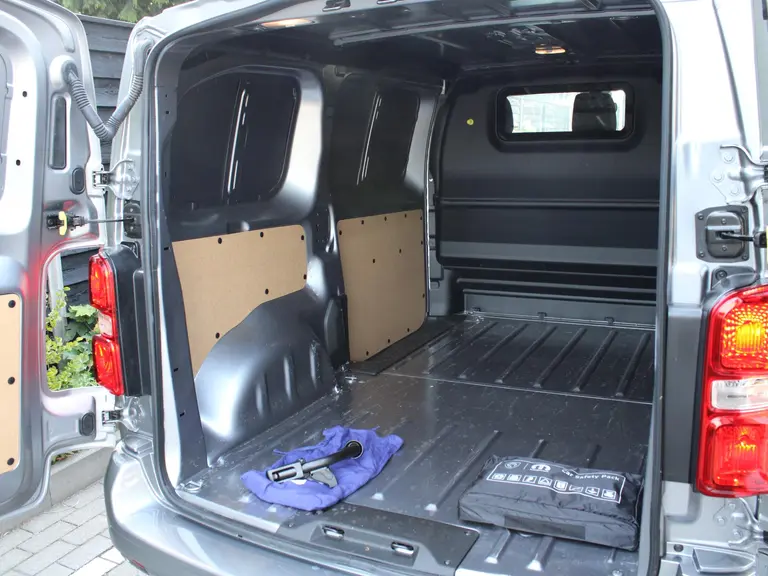 Peugeot Expert 2.0 BlueHDI 145PK S&S L2 Trekhaak, Navigatie, Achteruitrijcamera, Cruise Control, Airco afbeelding 9
