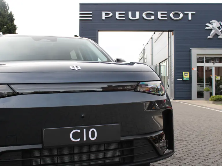 Leapmotor C10 REEV Design 28.4 kWh Camera systeem rondom, Stoelverwarming/koeling, Panoramadak, Navigatie afbeelding 6