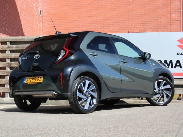 Toyota Aygo X 1.0 VVT-i S-CVT Envy Achteruitrijcamera, Cruise Control Adaptief, Airco Automatisch, DAB, Bluetooth afbeelding 9