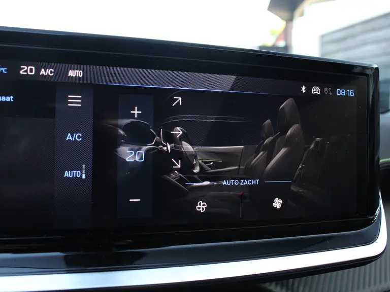 Peugeot 2008 GT 1.2 Hybrid 145PK Automaat Navigatie, Camera 360, Adaptieve cruise control, Lichtmetalen velgen afbeelding 24