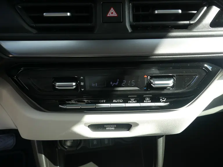 Suzuki Swift 1.2 Style Smart Hybrid, Automaat CVT Navigatie, Stoelverwarming, Camera, Apple CarPlay, Android Auto afbeelding 19