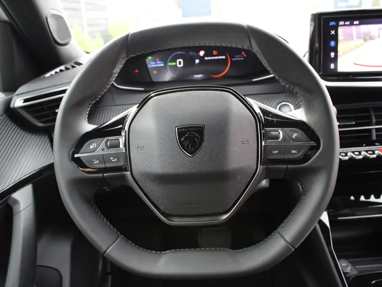 Peugeot e-2008 Allure 54 kWh 156PK Navigatie, Rondomzichtcamera, Adaptieve Cruise Control, Keyless, Stoelverwarming afbeelding 20