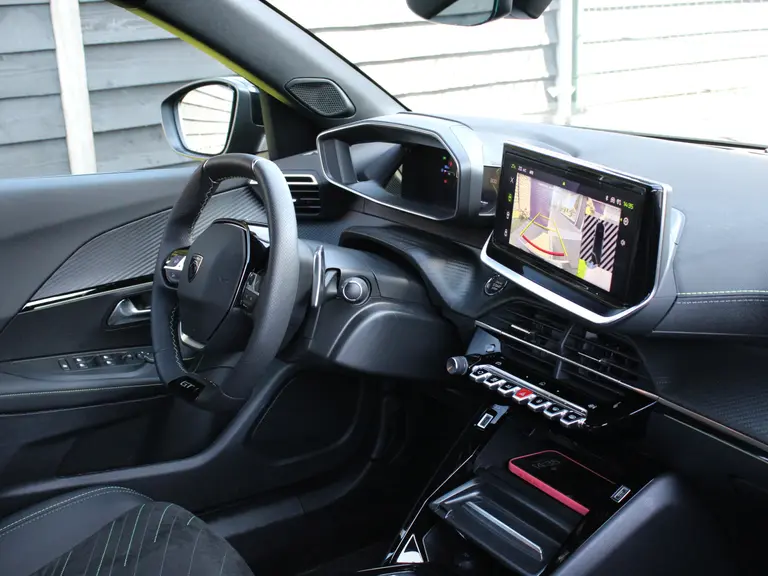 Peugeot 2008 1.2 PureTech 130PK GT EAT8 Automaat Alcantara Leder, Navigatie, Stoelverwarming & Massage, 360 Camera, Keyless afbeelding 18