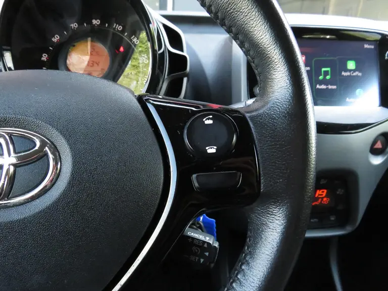 Toyota Aygo 1.0 VVT-i x-joy 1e Eigenaar, Dealer onderhouden, Achteruitrijcamera en LM-Velgen afbeelding 22