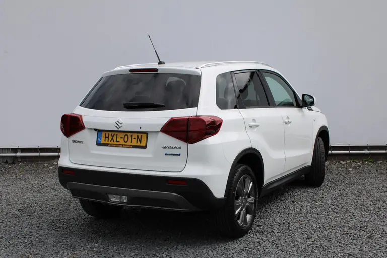 Suzuki Vitara 1.4 Boosterjet Select Smart Hybrid , Automaat, 17000 km en Trekgewicht van 1500KG! afbeelding 3