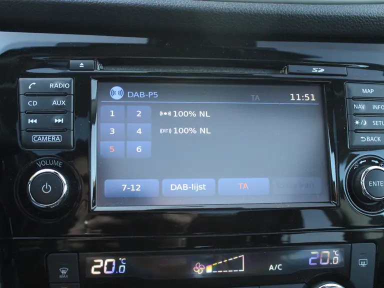 Nissan QASHQAI 1.2 115PK N-Connecta X-Tronic CVT Automaat Navigatie, Rondomzicht Camera, DAB, Panoramadak, Parkeersensoren Voor & Achter afbeelding 25