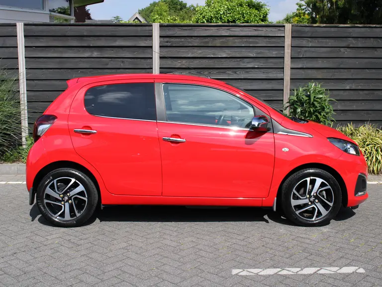 Peugeot 108 Allure 1.0 e-VTi 70PK 5DRS Navigatie, Achteruitrijcamera, Keyless Entry & Start, Cimate Control afbeelding 7