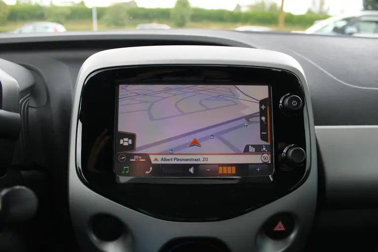 Toyota Aygo 1.0 VVT-i x-nav Achteruitrijcamera, Navigatie, Airco, Bluetooth afbeelding 18