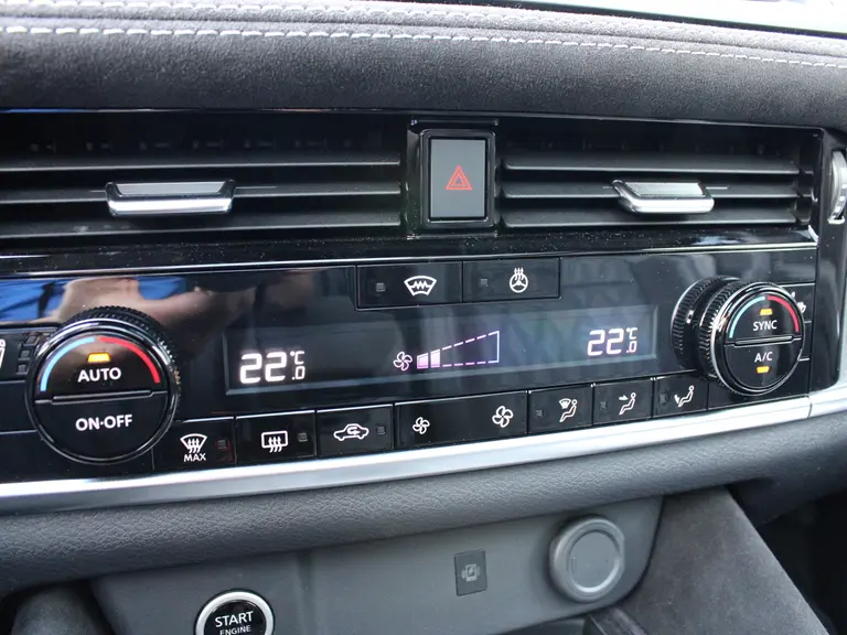Nissan QASHQAI Tekna Plus 1.3 MHEV 158PK Xtronic Automaat Navigatie, Rondomzichtcamera, Keyless, Stoel, Stuur en Voorruitverwarming, Massage, Elektrische Klep, Leder-Alcantara afbeelding 18