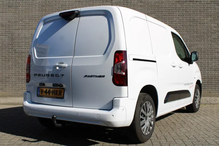 Peugeot Partner 1.5 BlueHDi 100PK S&S L1 Navigatie, Achteruitrijcamera, Trekhaak, Dab, Bluetooth, Parkeersensoren voor & achter afbeelding 4