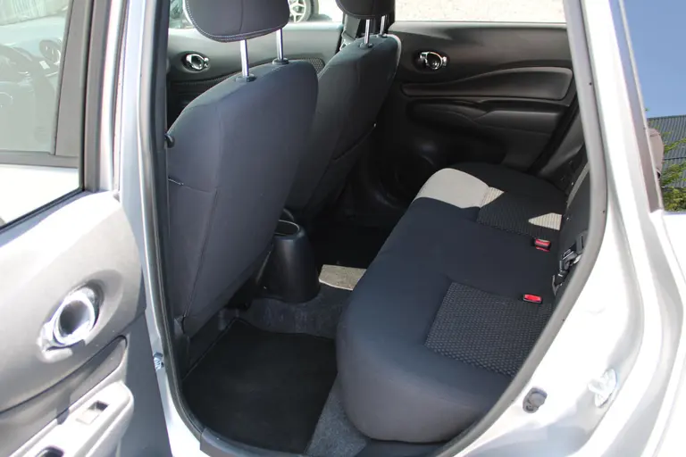 Nissan Note 1.2 Black Edition, All-Seasons, Hoge instap, Navigatie en Cruise Control! afbeelding 22
