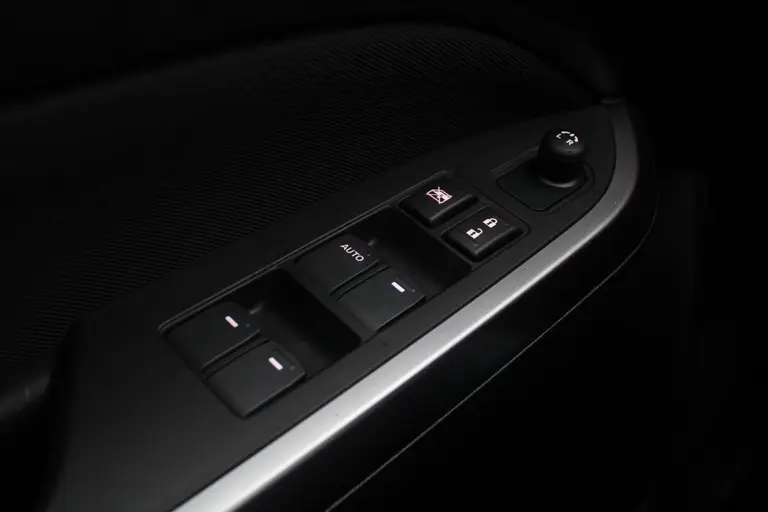 Suzuki Vitara 1.4 Boosterjet Select Smart Hybrid Adaptieve Cruise en Climate Control, Navigatie, Achteruitrijcamera afbeelding 33