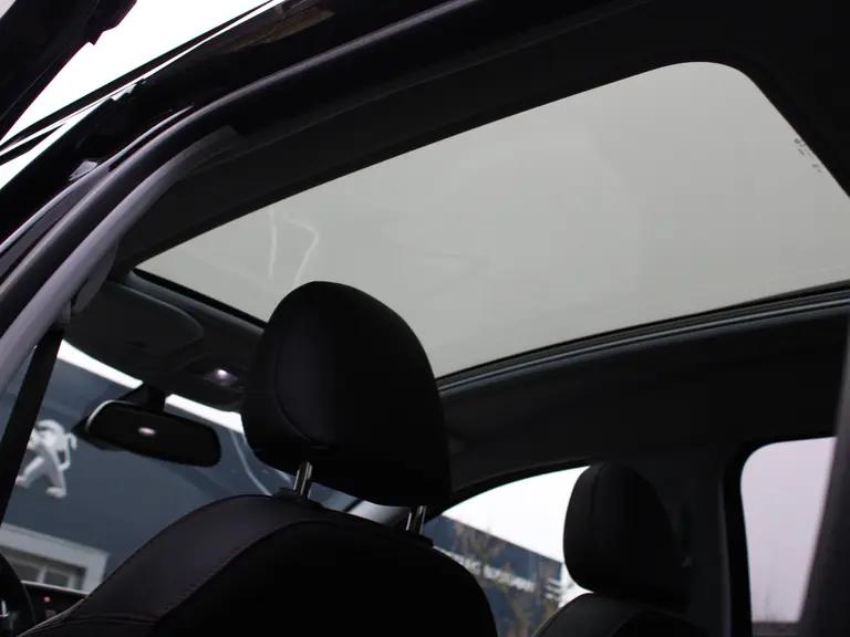 Peugeot 2008 1.2 PureTech GT-Line 110PK EAT6 Automaat Panoramadak, Camera Achter, Parkeerhulp achter, Lichtmetalen velgen afbeelding 12