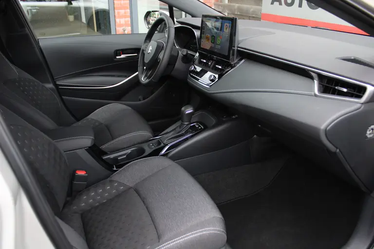 Suzuki Swace 1.8 Hybrid Style Automaat 140PK All-Season Banden, Adaptieve Cruise Control, Navigatie, Stuur Verwarmd, Voorruitverwarming, Draadloze Telefoonlader afbeelding 26