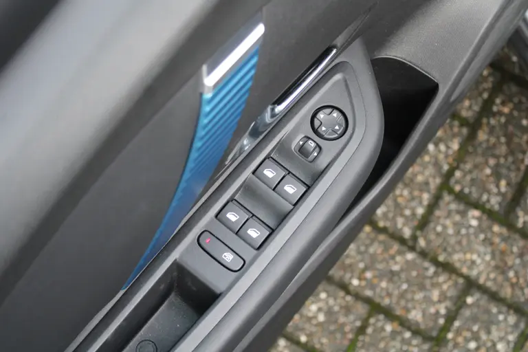 Citroën Ë-C4 Feel 50 kWh Automaat, Navigatie, Applecarpl./Andr. Auto, Achteruitrijcamera afbeelding 12