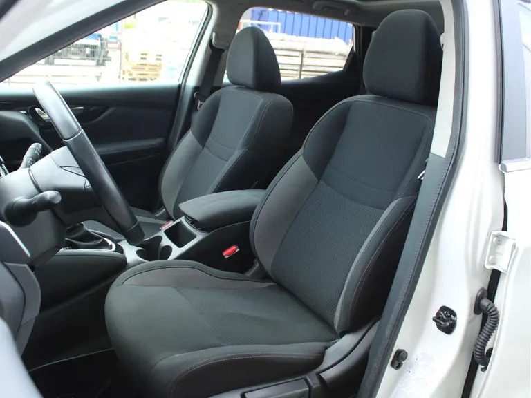 Nissan QASHQAI 1.2 N-Connecta Automaat Trekhaak, Panoramadak, Cruise en Climate Control, Achteruitrijcamera afbeelding 9