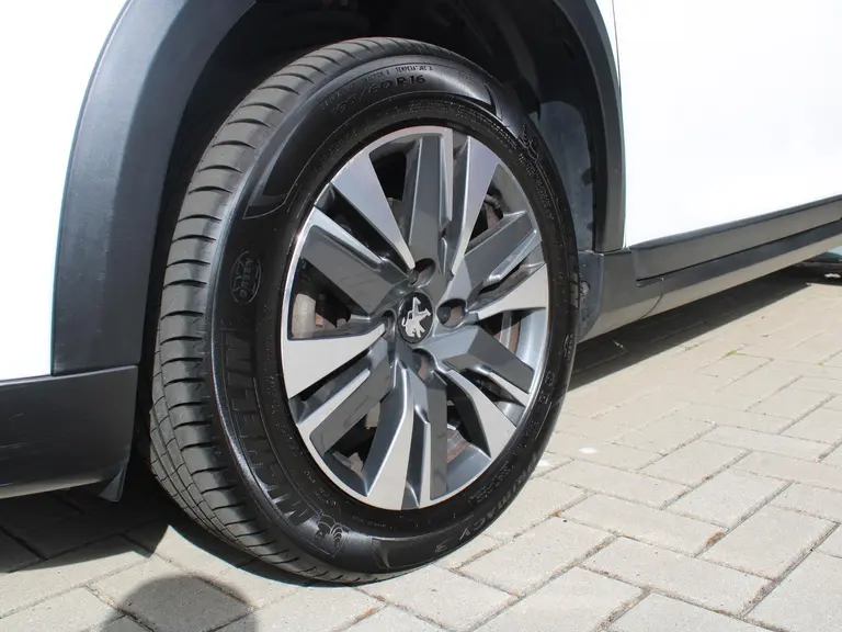 Peugeot 2008 1.2 PureTech Allure 130PK afbeelding 4