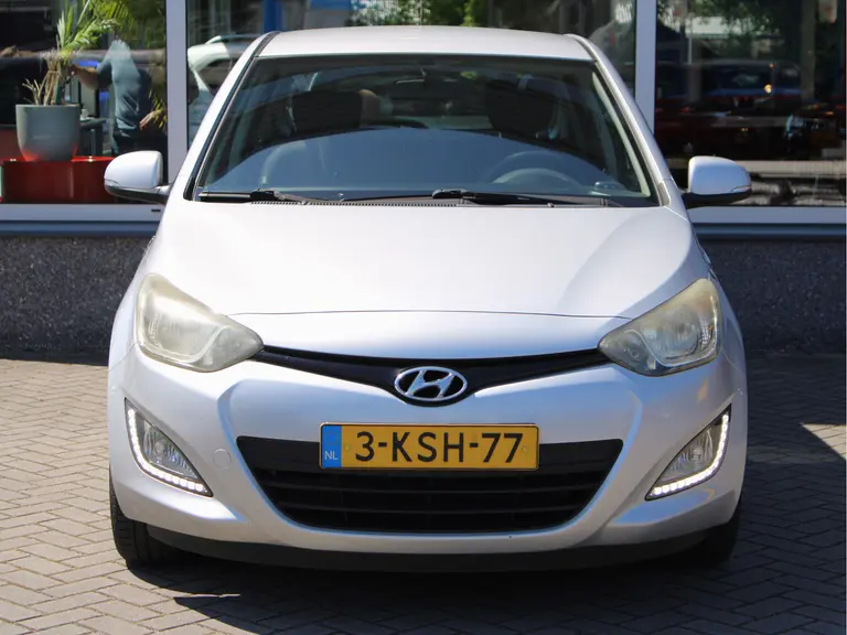 Hyundai i20 1.2i i-Motion 5-Deurs Afneembare Trekhaak, Airco, Parkeersensoren Achter, Radio/CD Speler afbeelding 10