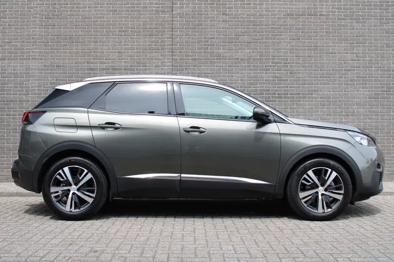 Peugeot 3008 1.2 PureTech Allure Automaat, Trekhaak, Navigatie, CruiseControl, Applecarpl./Andr. Auto afbeelding 2