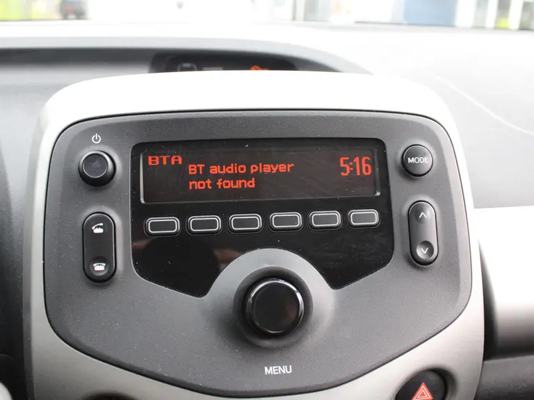 Peugeot 108 Active 1.0 e-VTi 68PK Airco, Bluetooth, Elektrische Ramen Voor, LED Dagrijverlichting afbeelding 17
