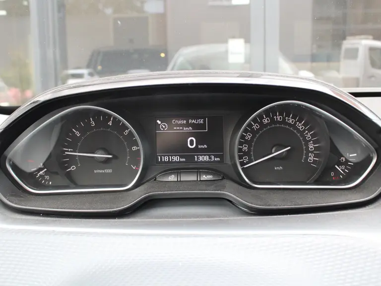 Peugeot 208 1.2 PureTech Allure Navigatie, Climate control, Lichtmetalen Velgen afbeelding 12