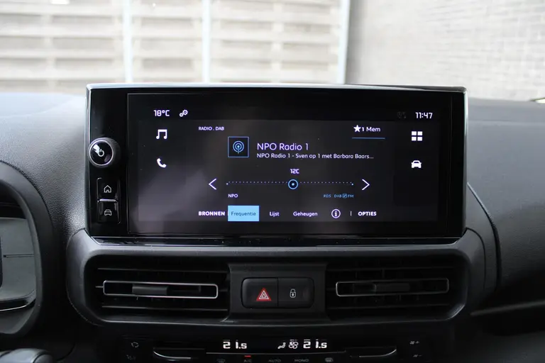 Citroën Berlingo 1.5 BlueHDi 130PK EAT8 Automaat L1 Achteruitrijcamera, Keyless Entry & Start, Parkeersensoren Achter, Aple Carplay, Android Auto afbeelding 18