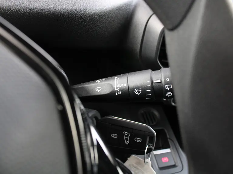 Peugeot Partner 1.5 BlueHDi 130PK EAT8 S&S L1 Automaat Trekhaak, Navigatie, Airconditioning, Camera achter & zijkant, Parkeerhulp voor & achter, Betimmering afbeelding 31