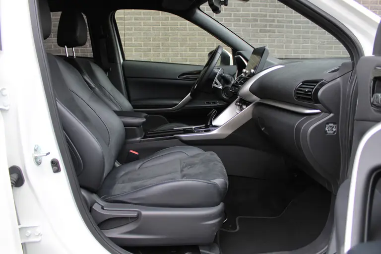 Mitsubishi Eclipse Cross 2.4 PHEV Executive Cruise/Climate control, Trekhaak, Navigatie, Apple Carplay/Android auto, Camera, afbeelding 29