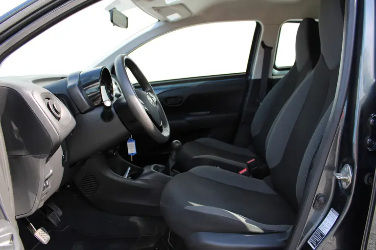 Toyota Aygo 1.0 VVT-i x-fun Elektr. ramen voor, Start/Stop Systeem, Airco, All-Season banden afbeelding 9