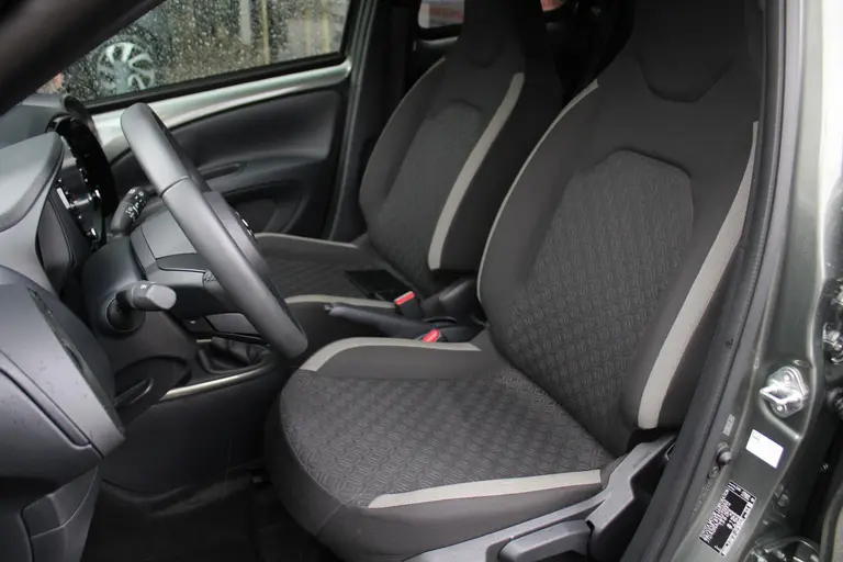 Toyota Aygo X 1.0 VVT-i MT Pulse Achteruitrijcamera, Cruise Control Adaptief, Airco Automatisch, DAB Radio € 379,- private lease afbeelding 6